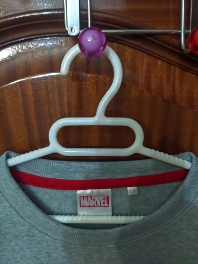 Sudadera MARVEL. auténtica nueva a estrenar