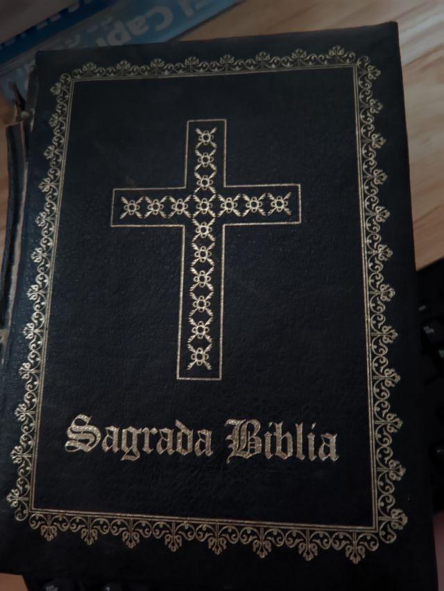 Sagrada Biblia