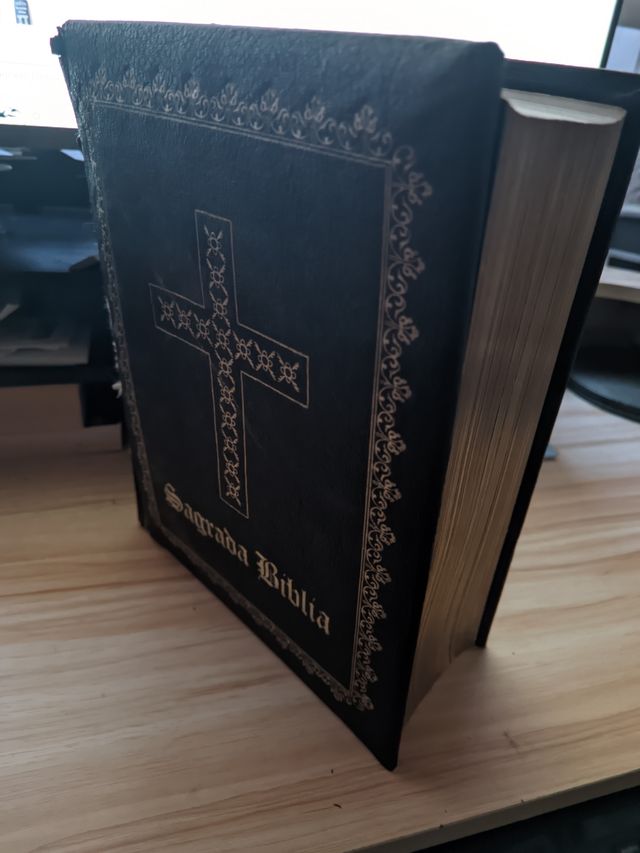 Sagrada Biblia