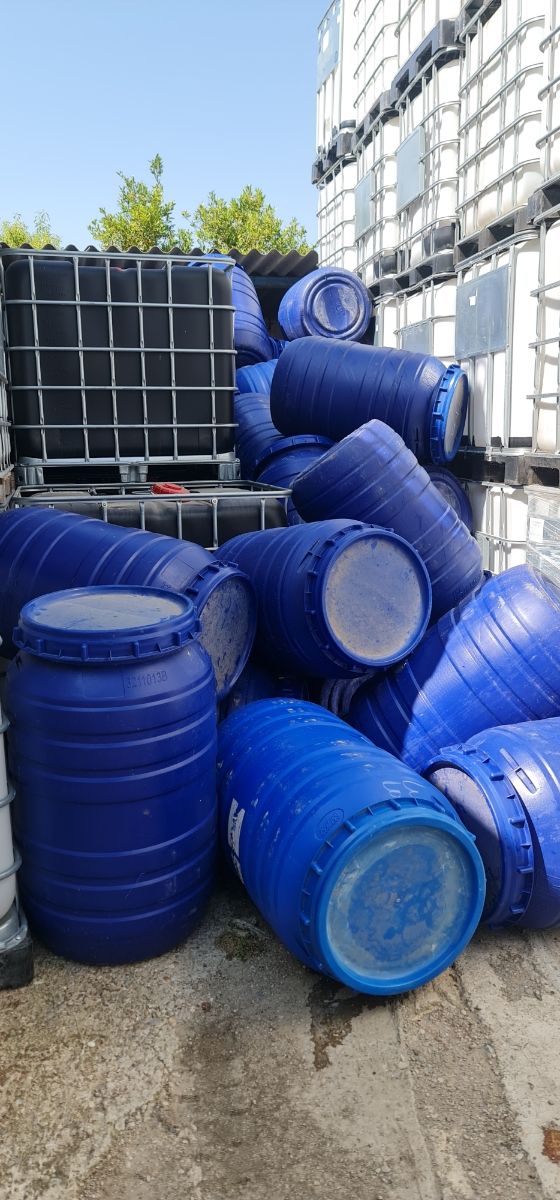 Bidones de plastico de 200 litros