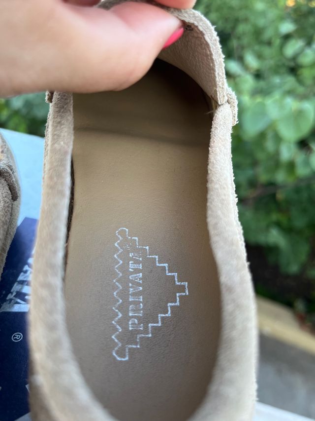 Mocasín de serraje color arena talla 29