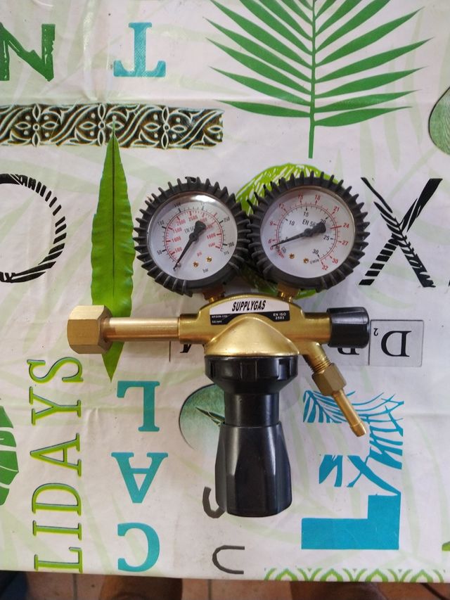 Manómetro regulador co2