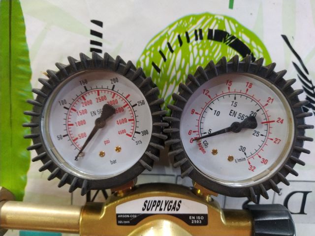 Manómetro regulador co2