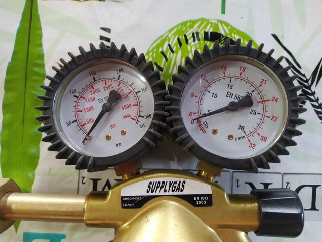 Manómetro regulador co2