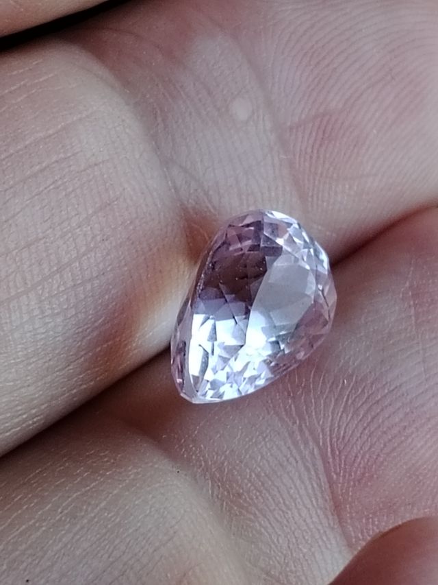 Kunzita rosa  4.32 quilates para engarzar