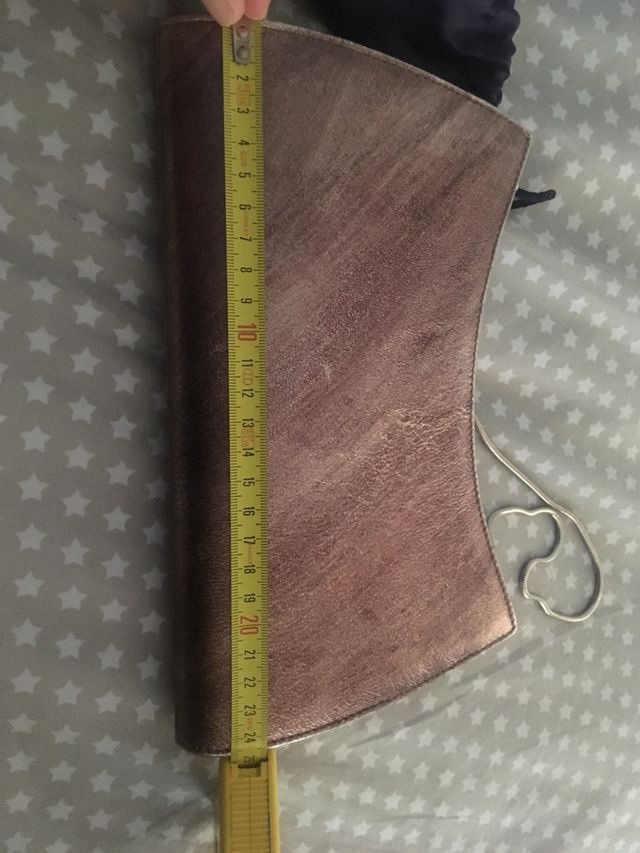 Bolso de mano con cadena