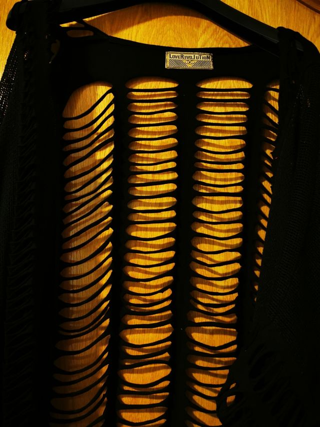 Poncho Holes Negro LoveRevolution Ibiza