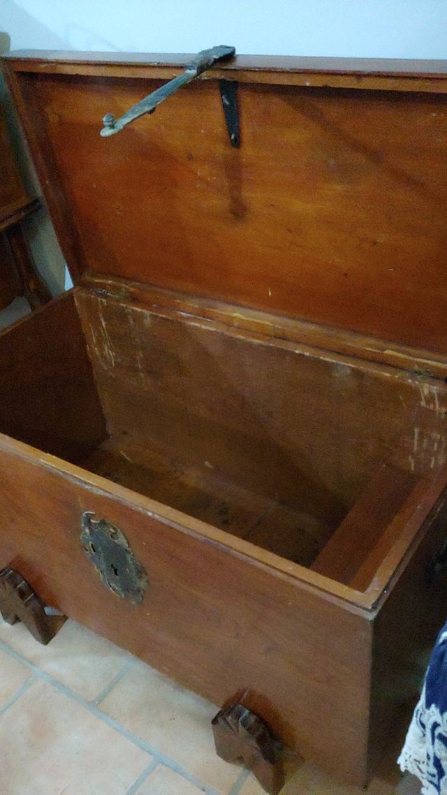 Antiguo Baúl Cofre del siglo XVII con su llave ori