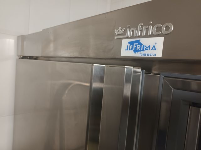 ARMARIO REFRIGERADO 4 PUERTAS MARCA INFRICO.