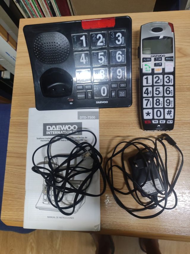 Teléfono sobremesa personas mayores