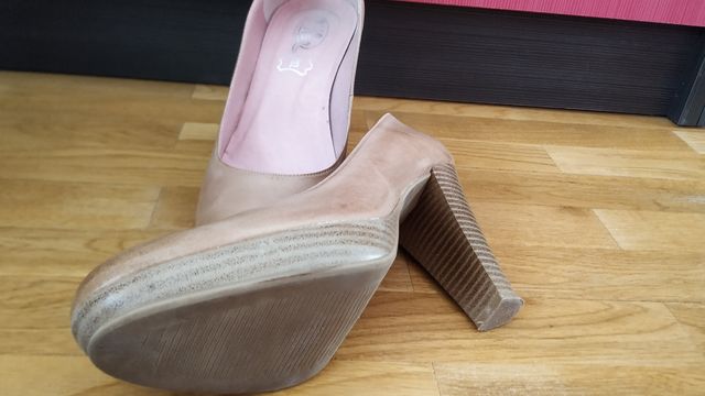 Zapato piel mujer número 39 tacón 10 cm. 