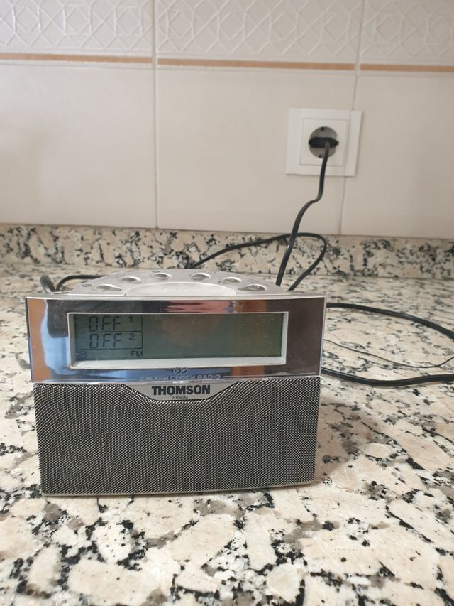 RADIO DESPERTADOR THOMSON