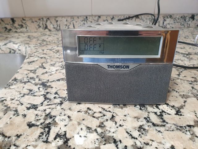 RADIO DESPERTADOR THOMSON