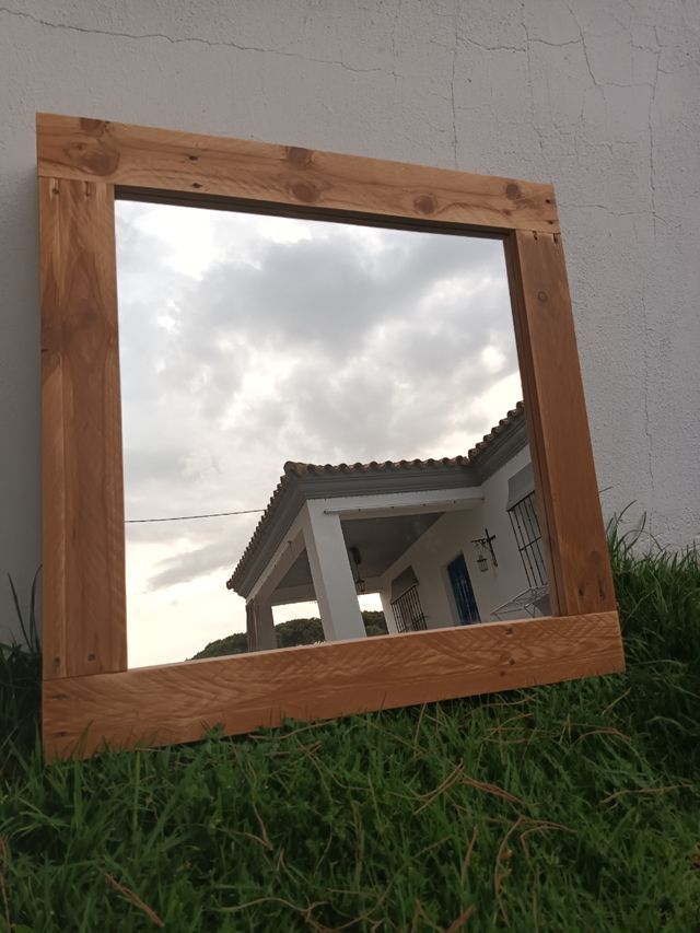 espejo de madera de pallet