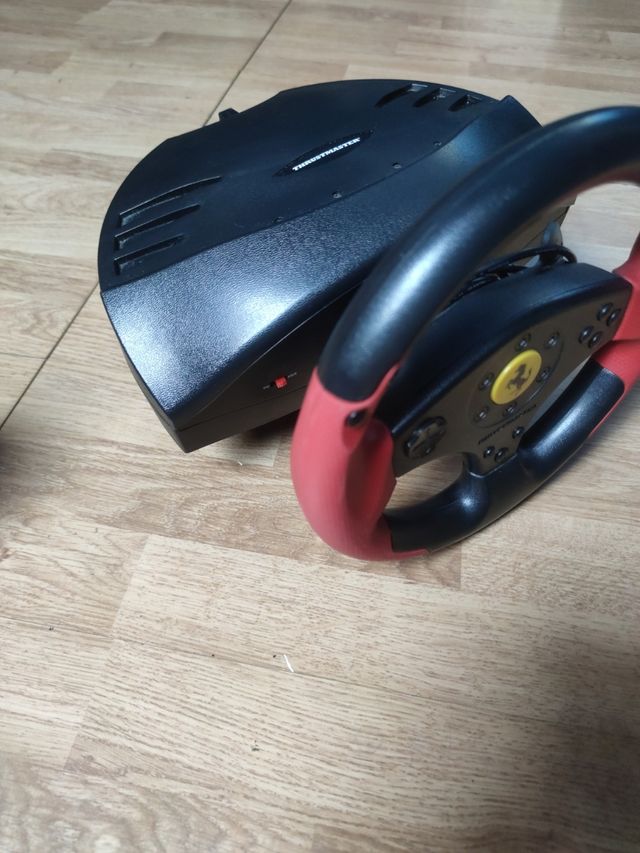 volante thrustmaster
