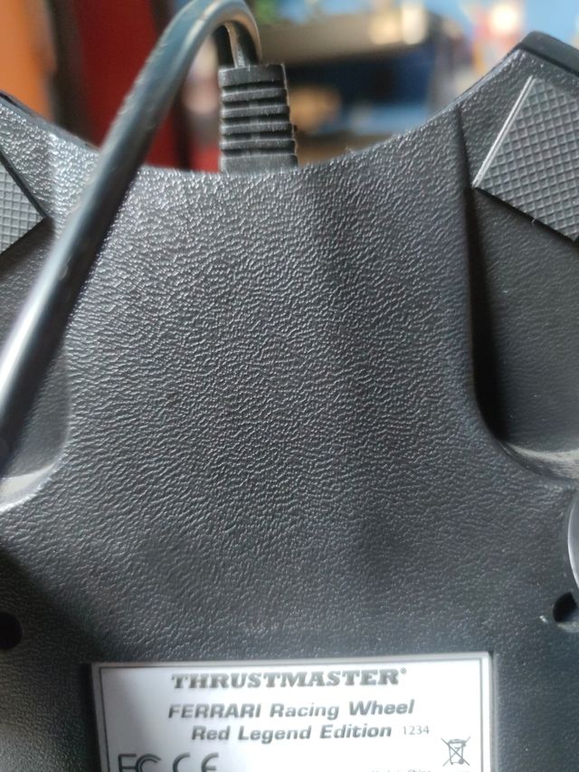 volante thrustmaster