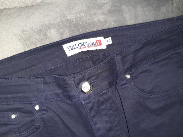 Pantalón de mujer azul marino, talla 42.