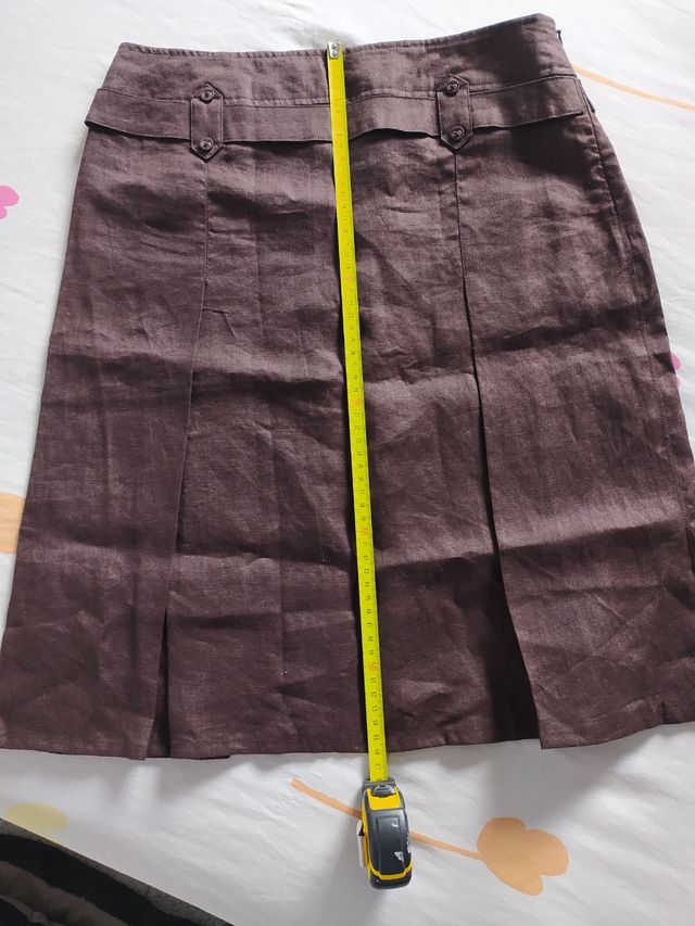 Falda de lino marrón