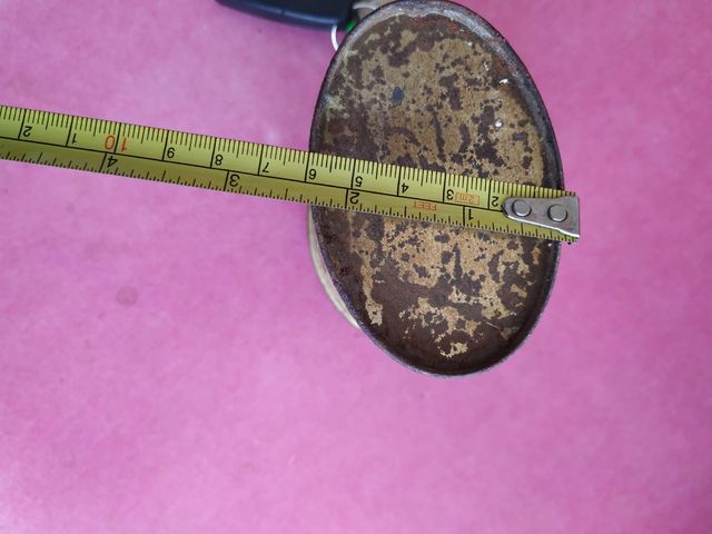 Caja metálica cigarros