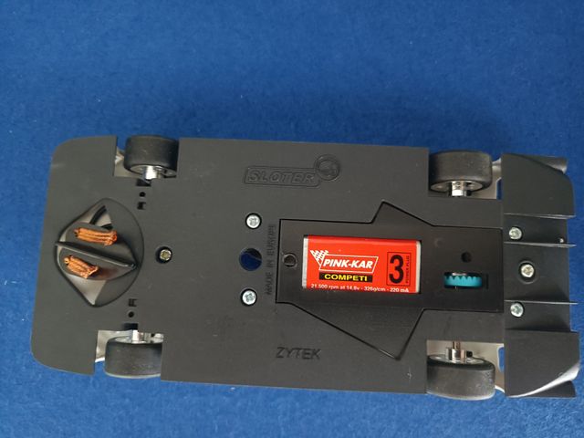 Sloter Zytek chasis montado 1:32 Ref.9507