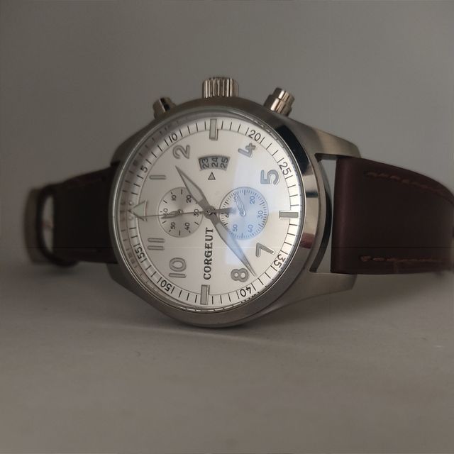 Reloj Marca Corgeut
Mod. Pilot