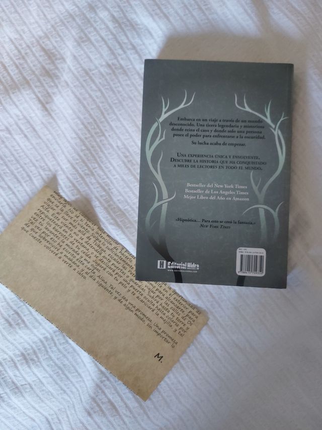 Sombra y Hueso (Leigh Bardugo)