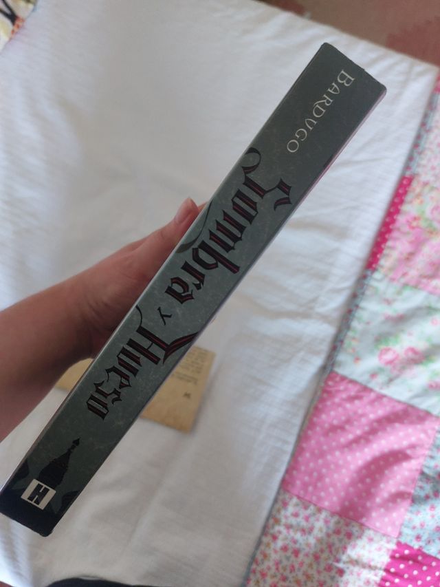 Sombra y Hueso (Leigh Bardugo)