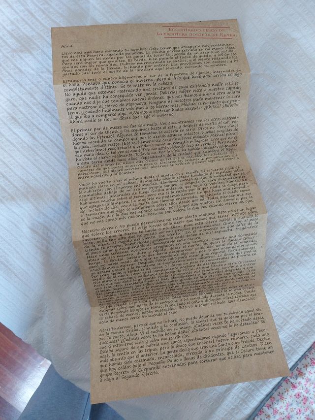 Sombra y Hueso (Leigh Bardugo)