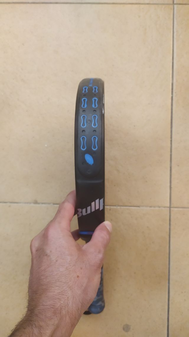 Pala Bullpadel K3 Pro control.