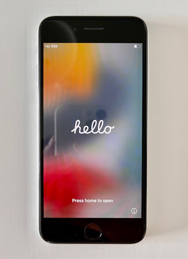 Iphone Se 128 Gb Blanco Libre De Segunda Mano Por 250 Eur En Barcelona En Wallapop