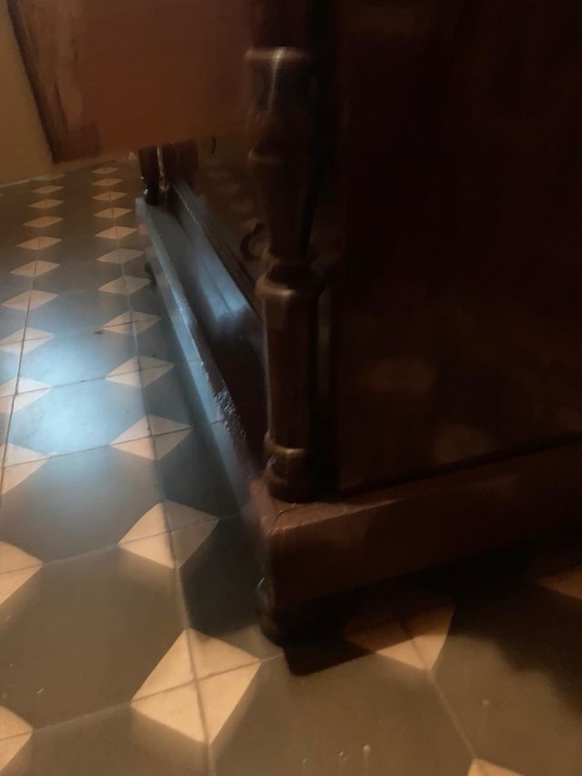 Cómoda antigua en perfecto estado. Preciosa!!