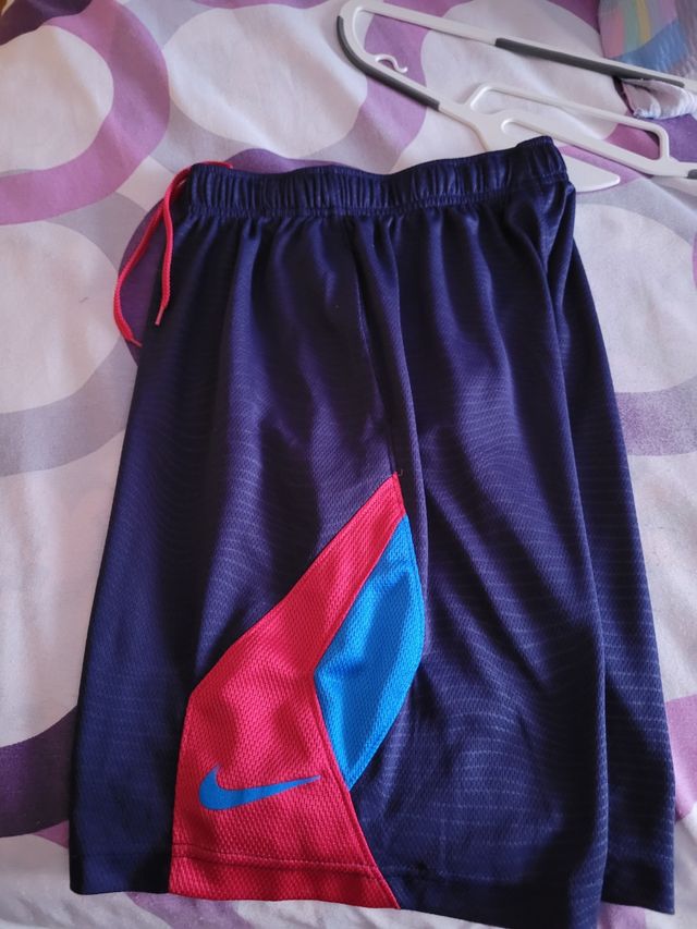 pantalón deporte Niño Nike talla 8 -10