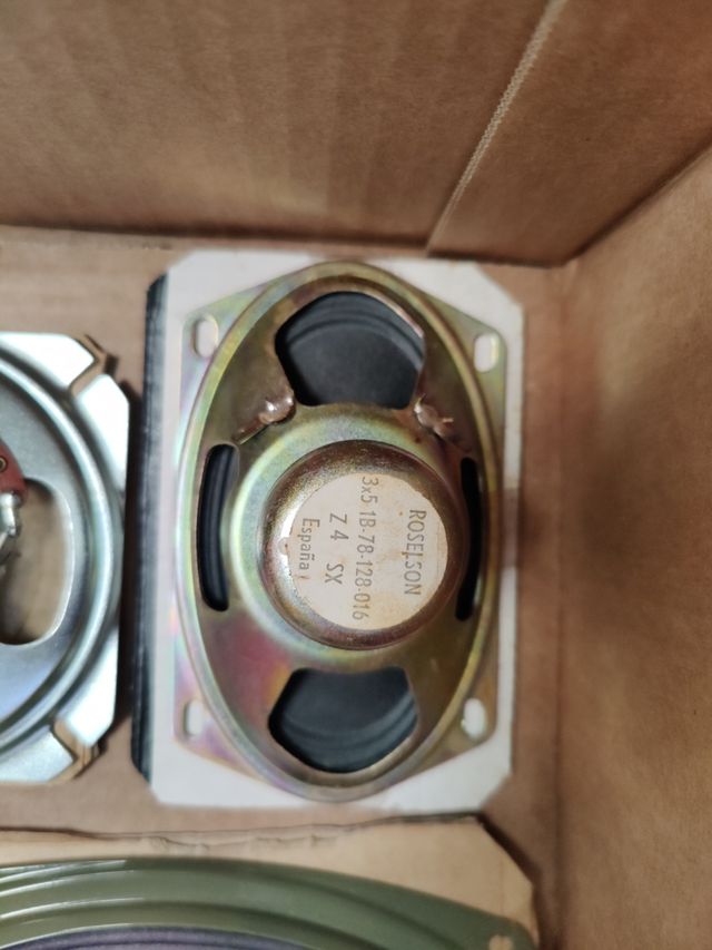 lote de altavoces antiguos