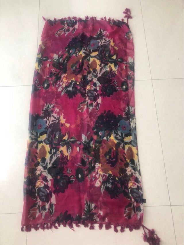 Pañuelo cuello granate