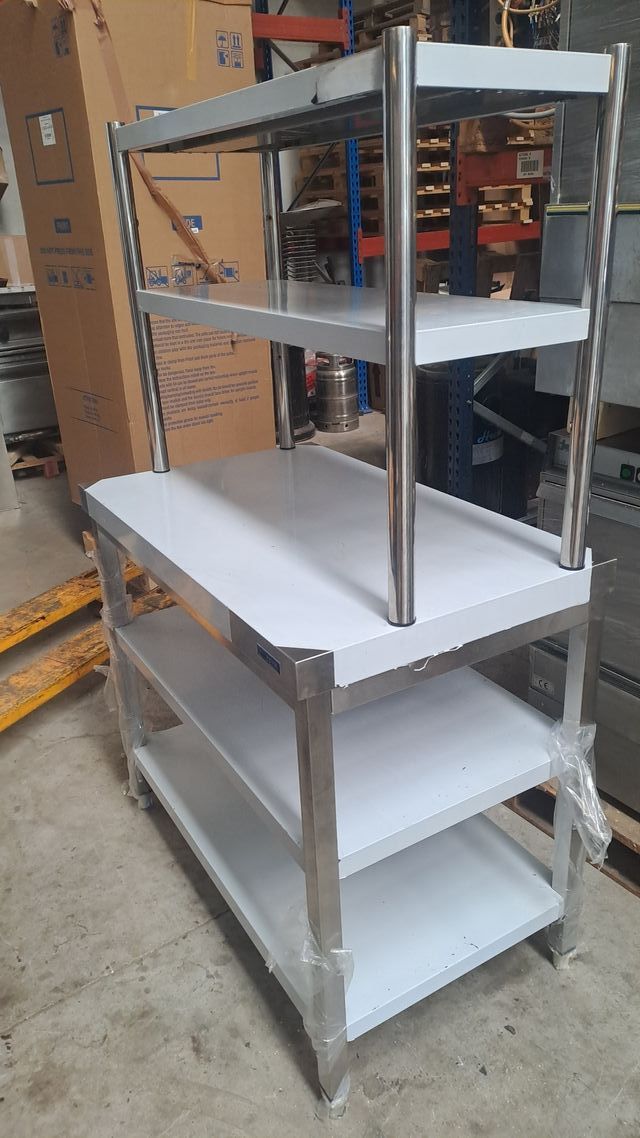 Mesa acero inoxidable. Nueva. OFERTA