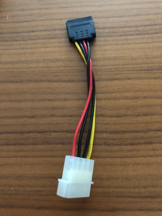 Cable molex sata