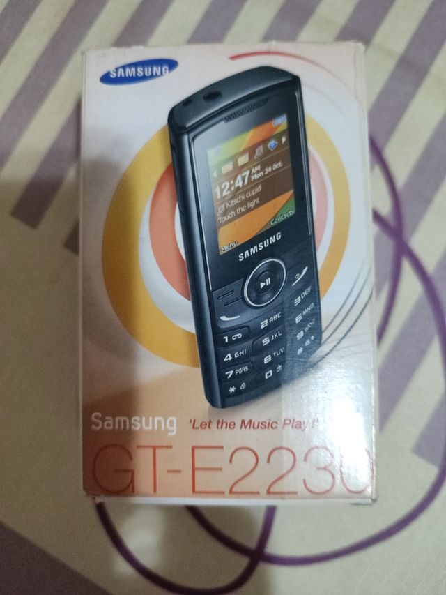 Teléfono móvil Samsung GT-E2230