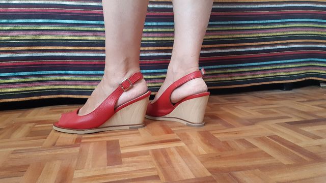 Tacones rojos marca Zendra