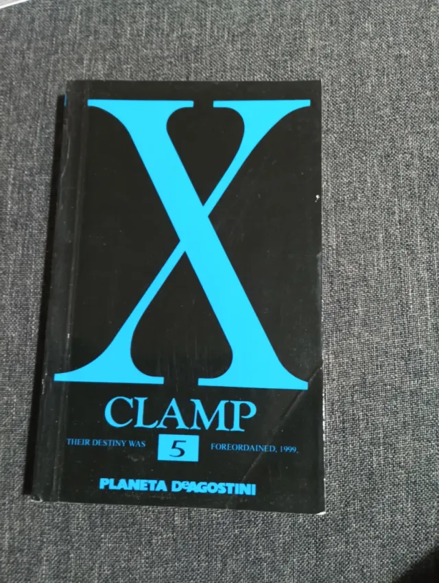 Clamp pack 5 mangas + 1 DVD español Japonés