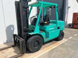 CARRETILLA DIÉSEL MITSUBISHI 4.5 tn