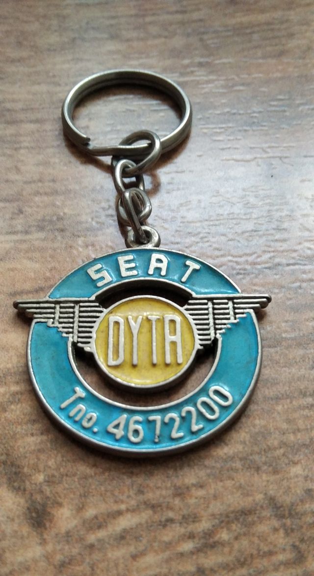 Antiguo Llavero Seat Dyta