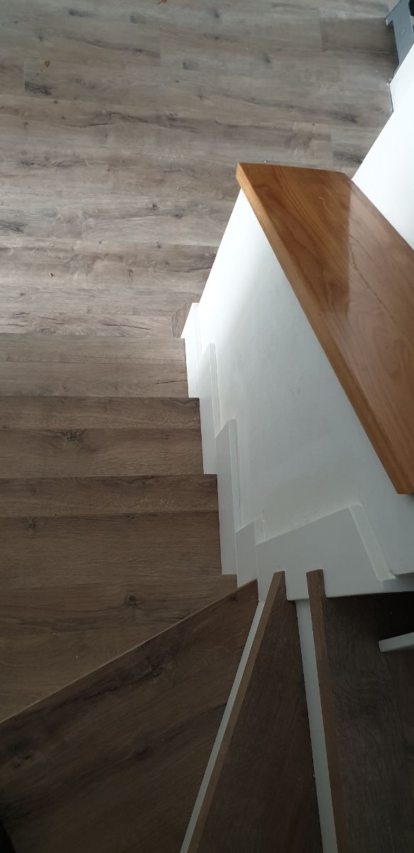 Escalera madera y tarima