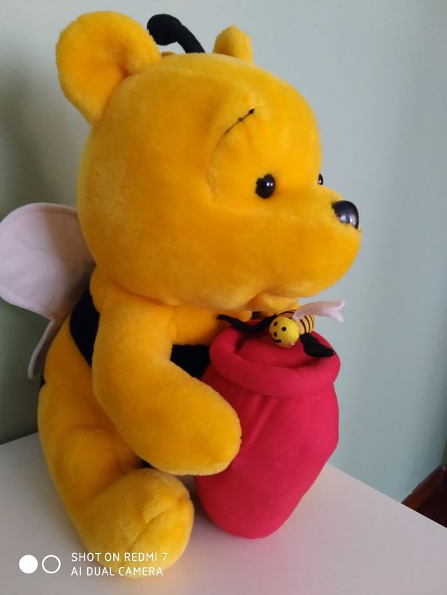 Winnie the Poo disfrazado de abejita