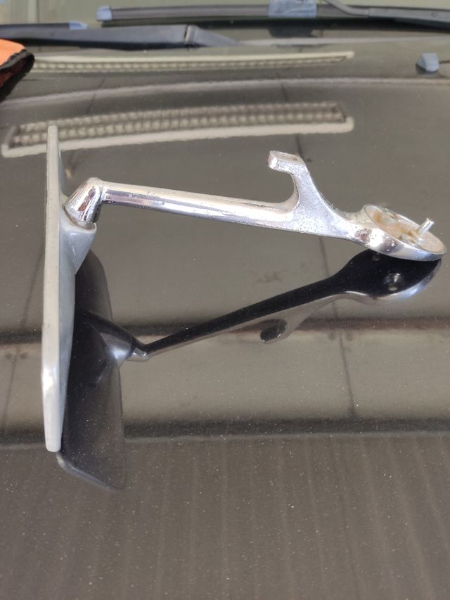 Espejo retrovisor cromado vehiculo clasico,