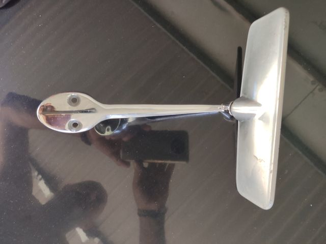 Espejo retrovisor cromado vehiculo clasico,