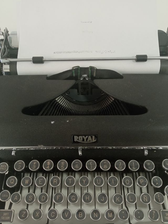 Máquina de escribir antigua