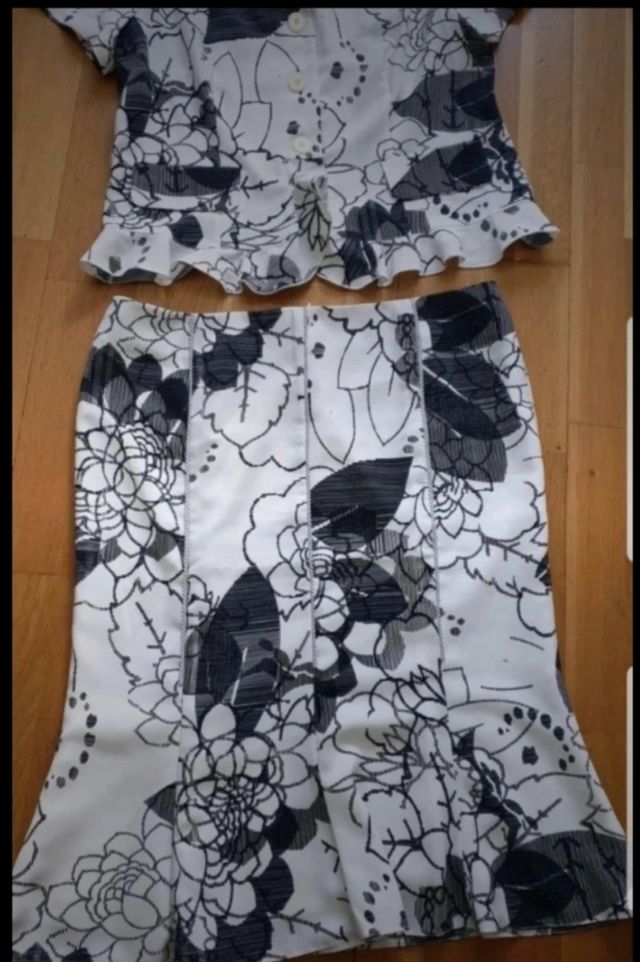 Conjunto falda midi y blusa