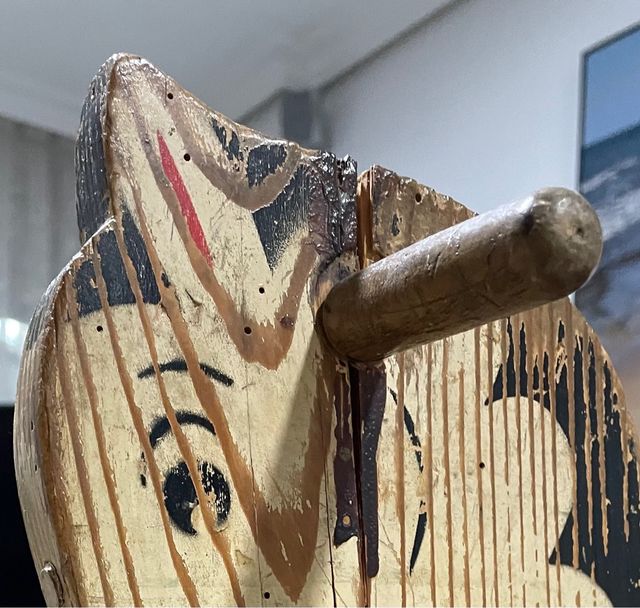 Caballo de madera antiguo