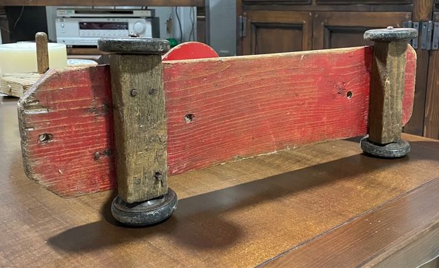 Caballo de madera antiguo