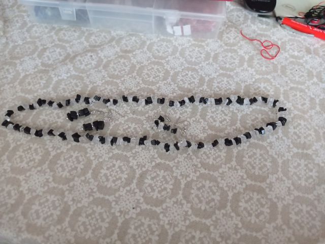 Collar de Onix y cuarzo con pendientes